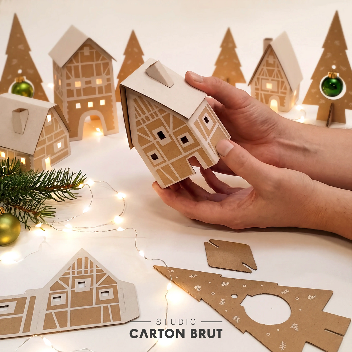 Village de Noël en carton Studio Carton Brut